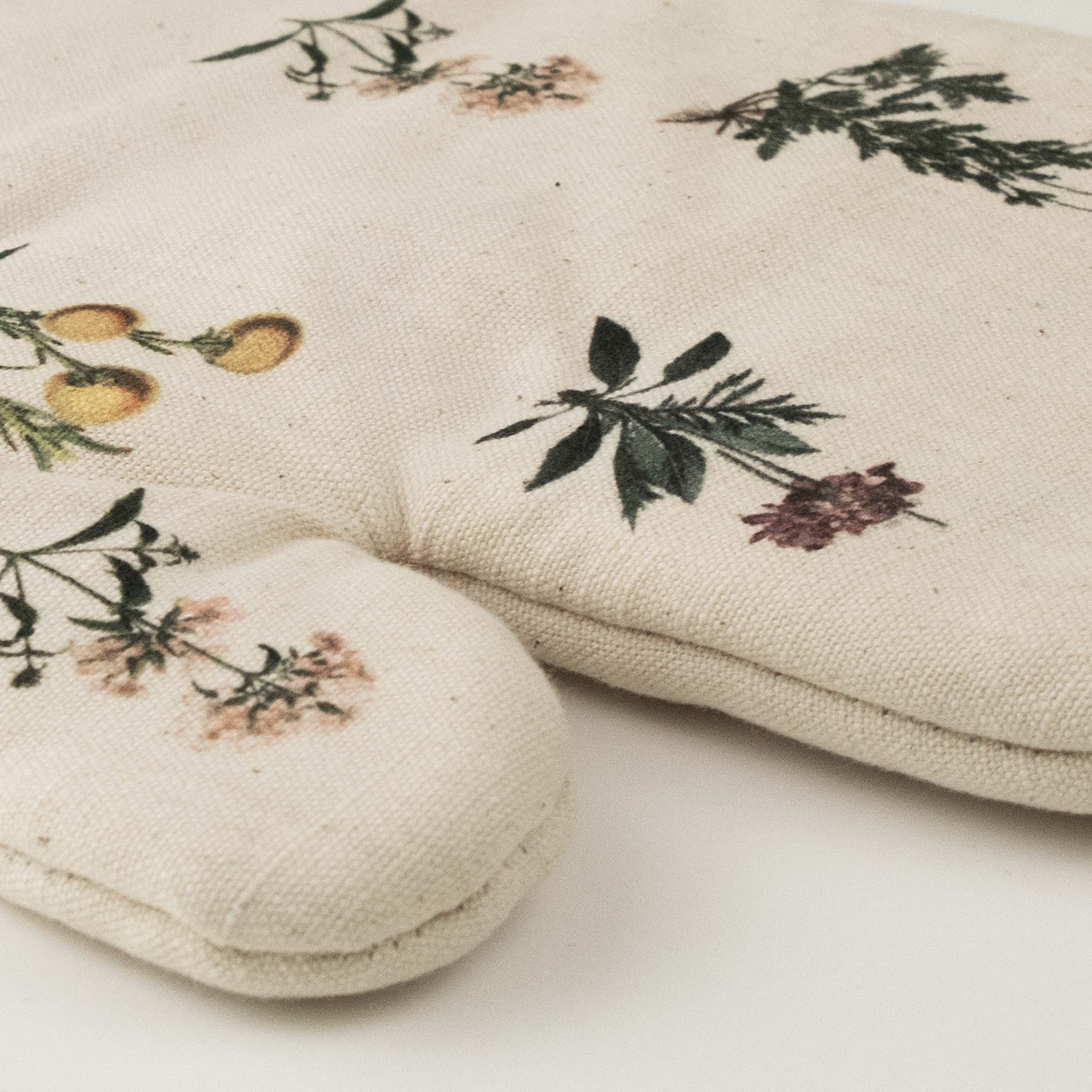 Close up view of Galley + Fen's Flora oven mitt