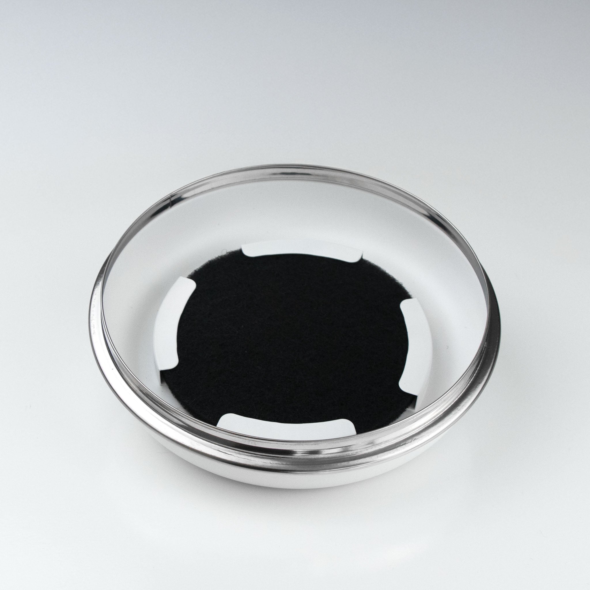 Compost bin lid with charcoal filter