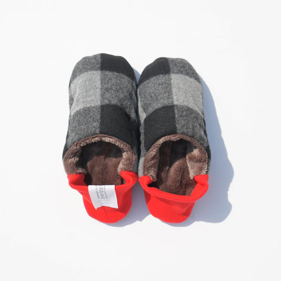 image of merippa slippers Flannel block plaid and Fur design