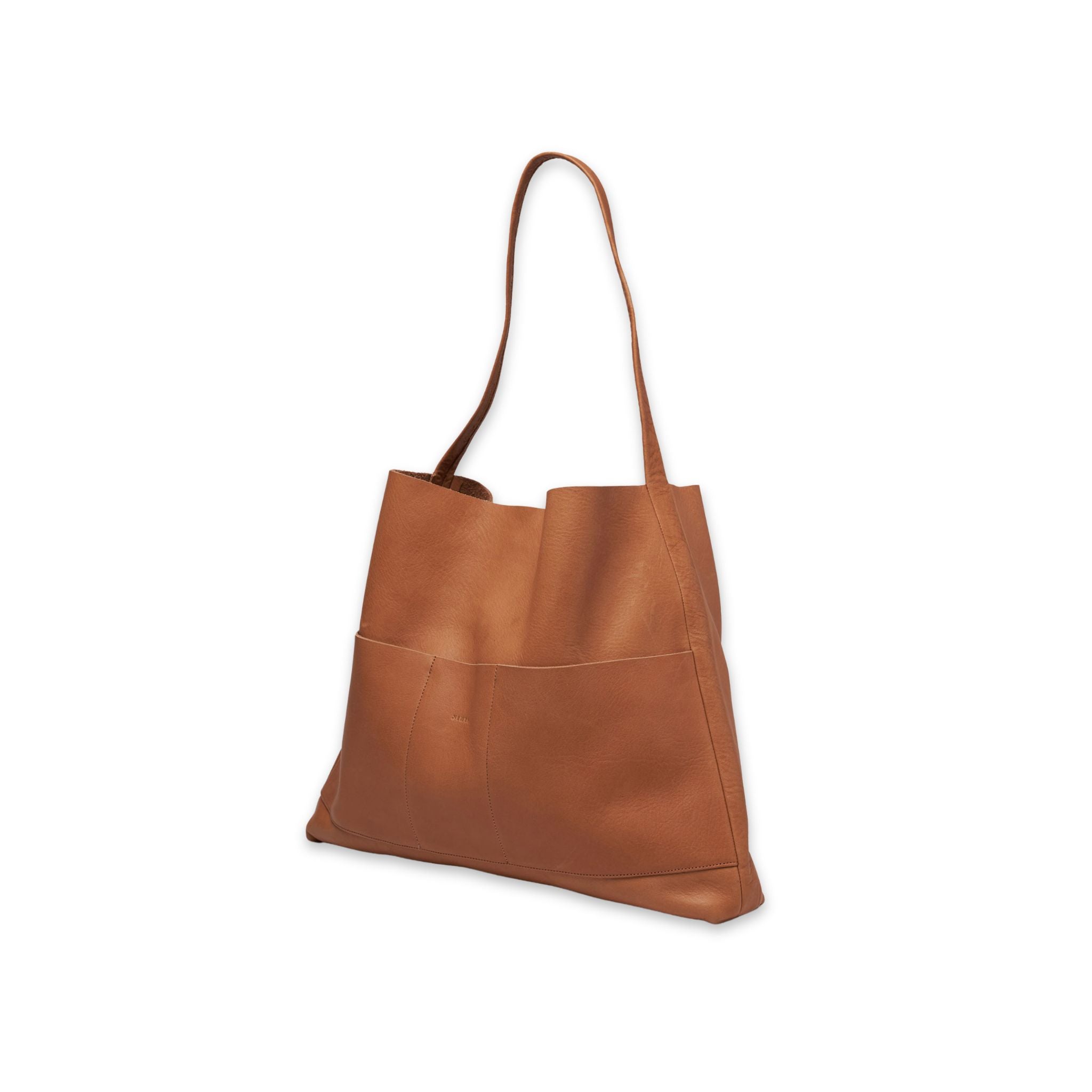 Angled view of bonarda saddle bag color saddle